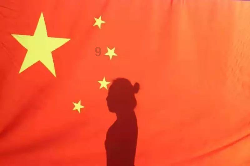 孙策临死前托孤给周瑜，周瑜为什么没有造反？游戏画面